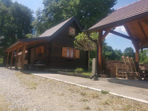 IMG-40c60509e7e3226757a81a3f02e4b49e-V