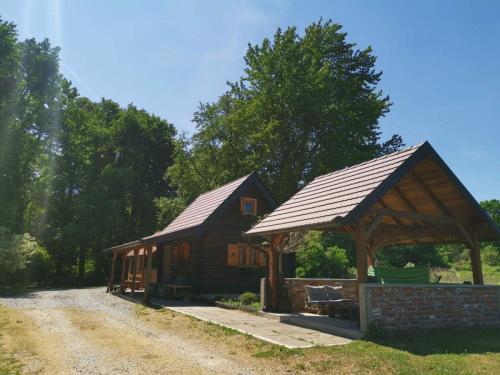 IMG-8c3f1f2a126cc6004f2241db3e3a8223-V