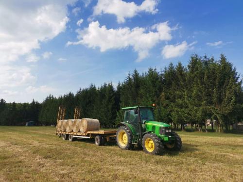 IMG-a7b240fe45da86e2216cb6065213bc5d-V